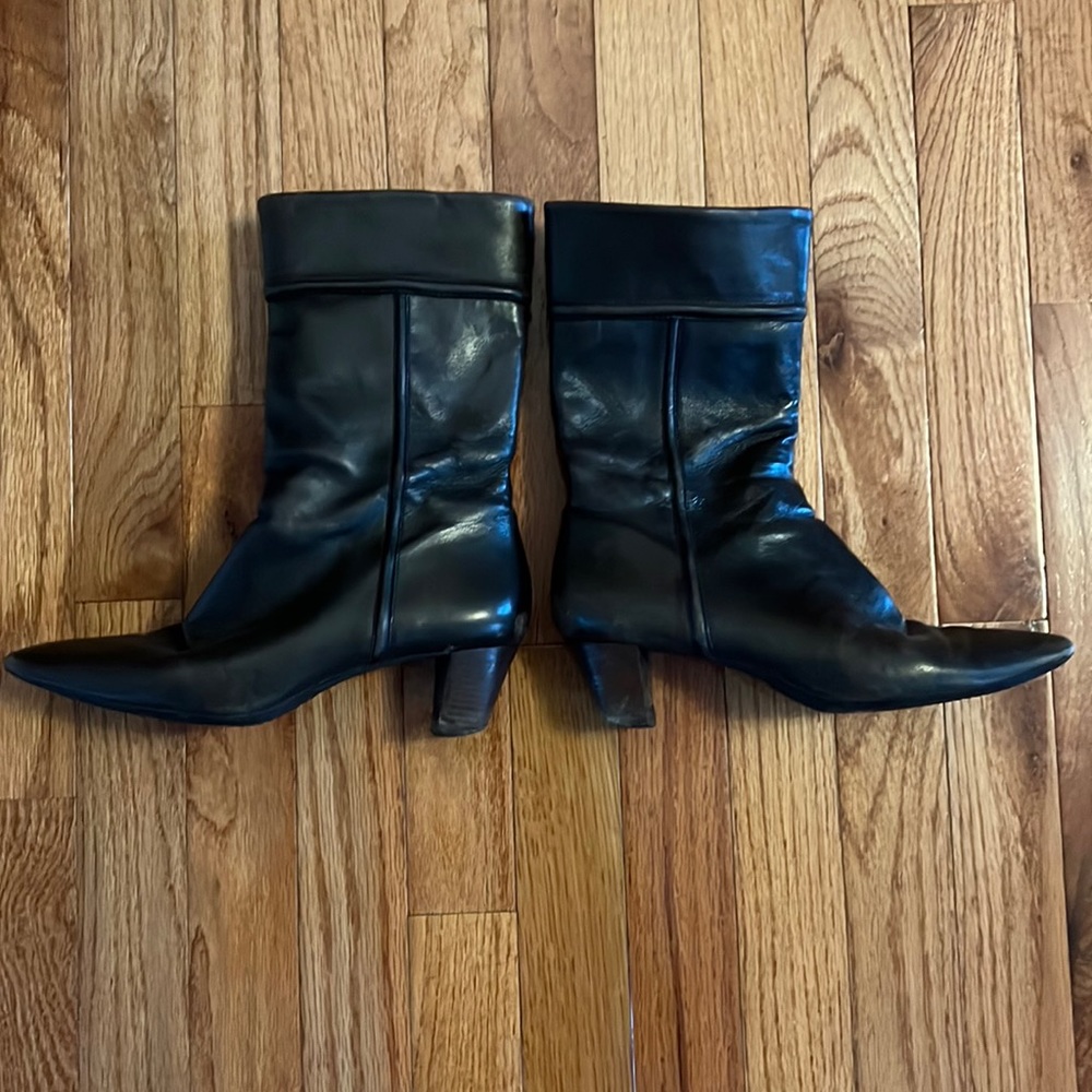 Fine Brazilian Leather Boots with Classic Stitching | Inside zippers | 7.5 B - Picture 7 of 8